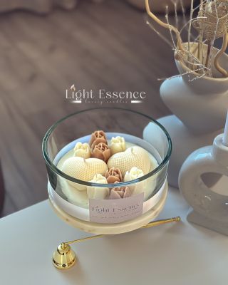 Krásna sklenená misa plná sójových sviečok - tulipánov 🌷🌷🌷so srdiečkami 🤎🤍🤎 vhodná ako darček pre mamu, manželku aj...